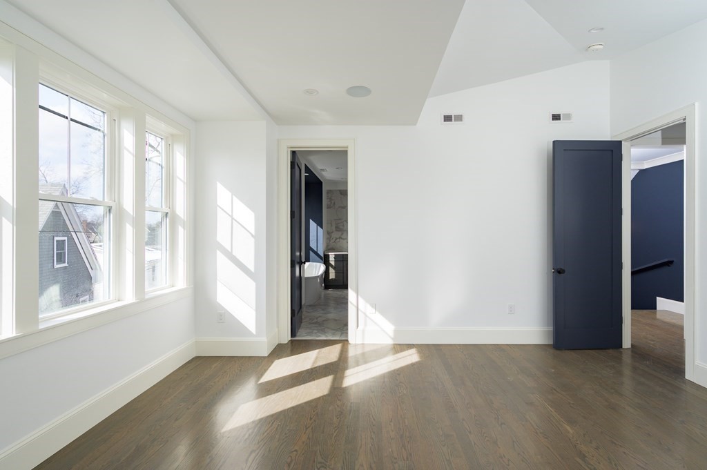 5 Caspian Way Unit: 2