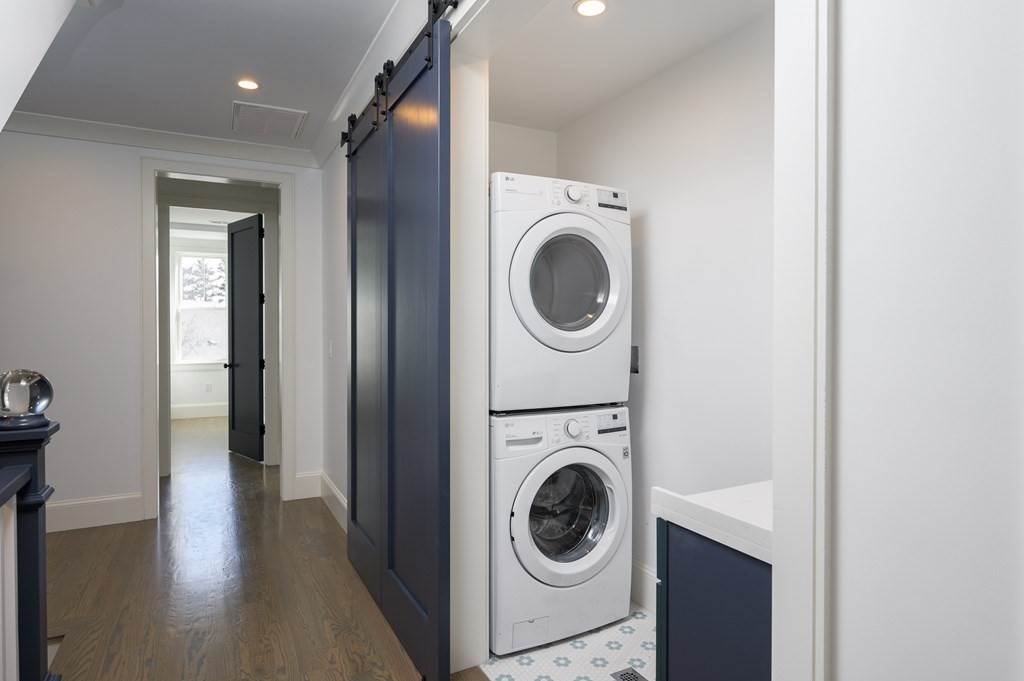 5 Caspian Way Unit: 2