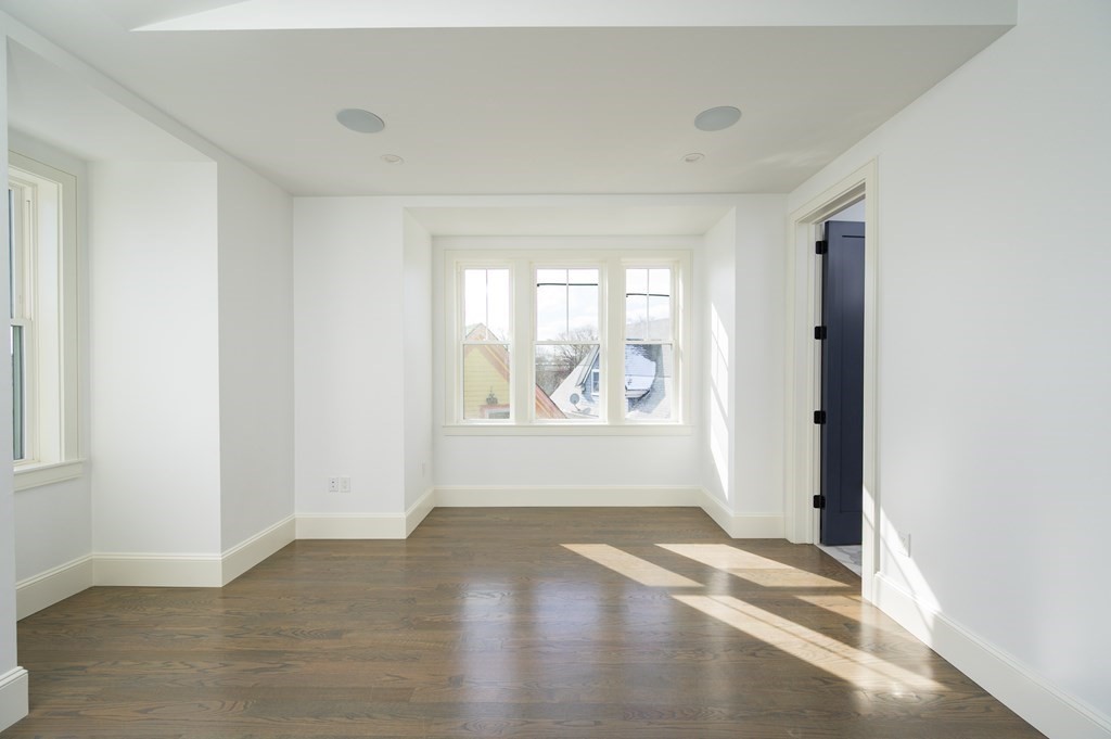 5 Caspian Way Unit: 2