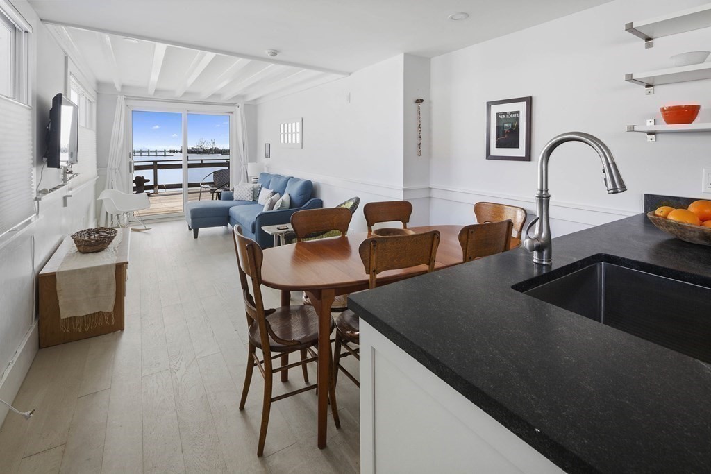 353 Commercial Unit: 19 & 20