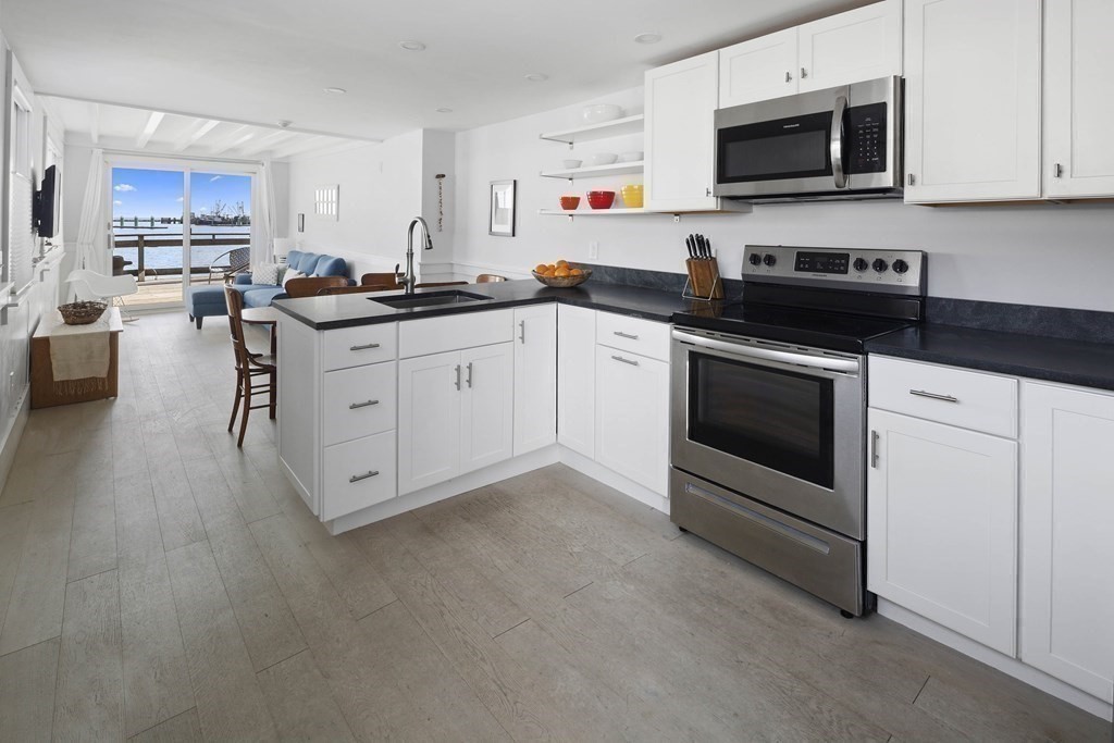 353 Commercial Unit: 19 & 20