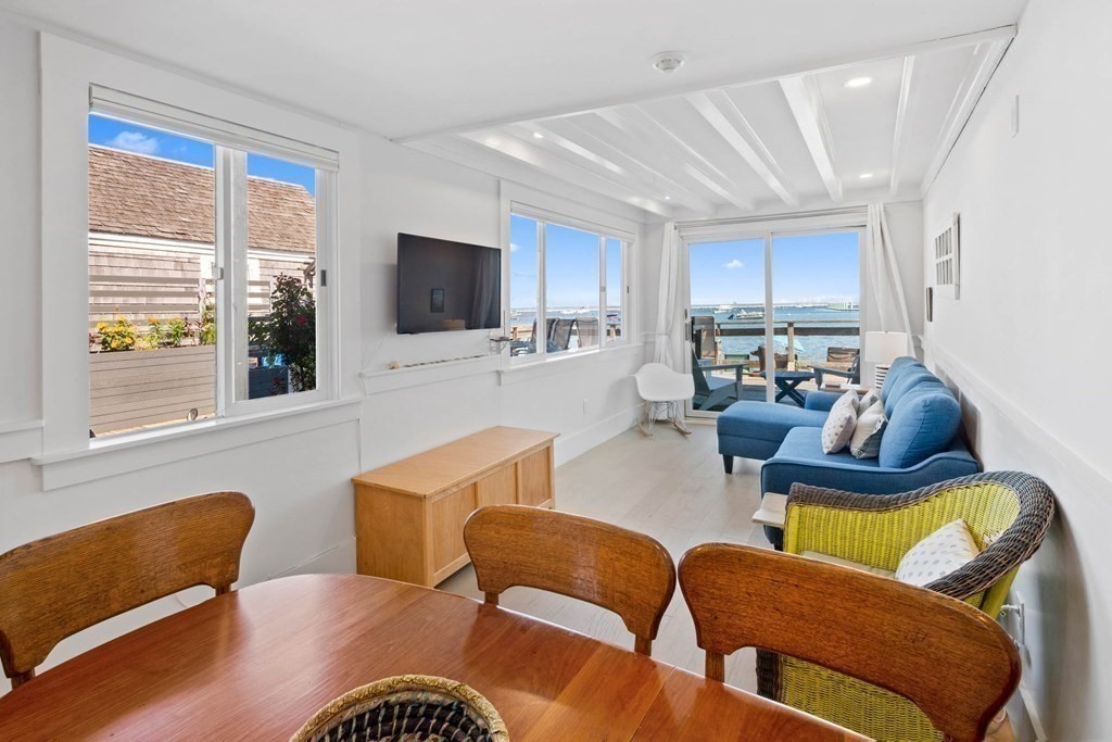 353 Commercial Unit: 19 & 20