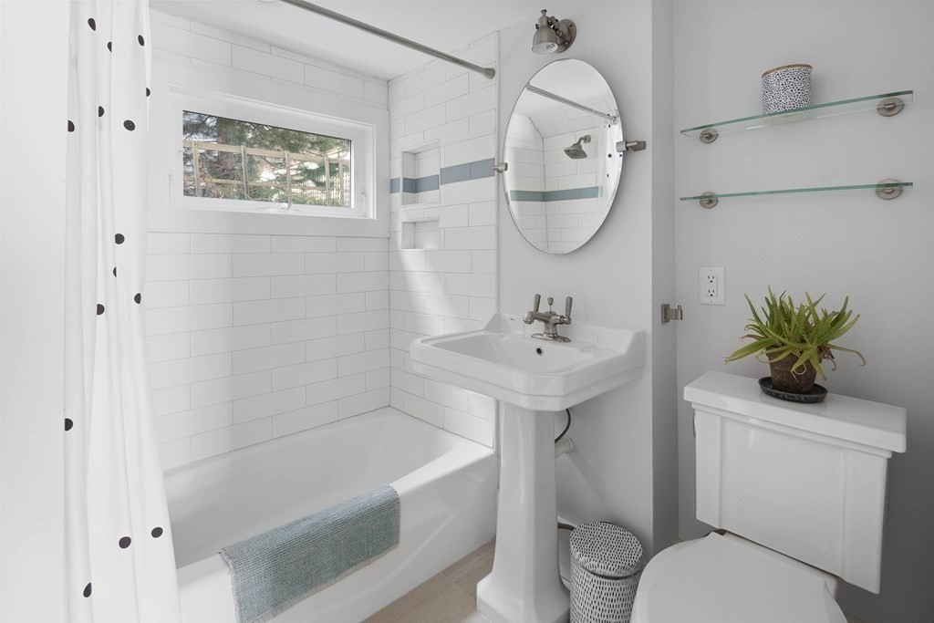 353 Commercial Unit: 19 & 20