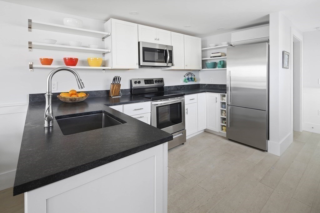 353 Commercial Unit: 19 & 20