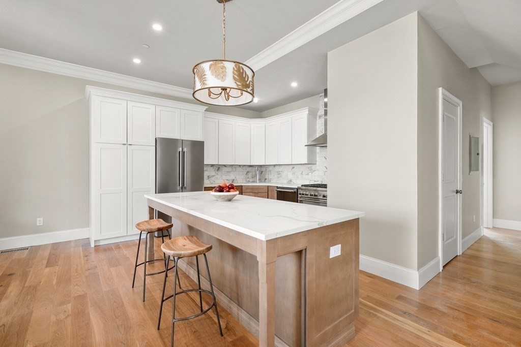 147 Grampian Way Unit: 1