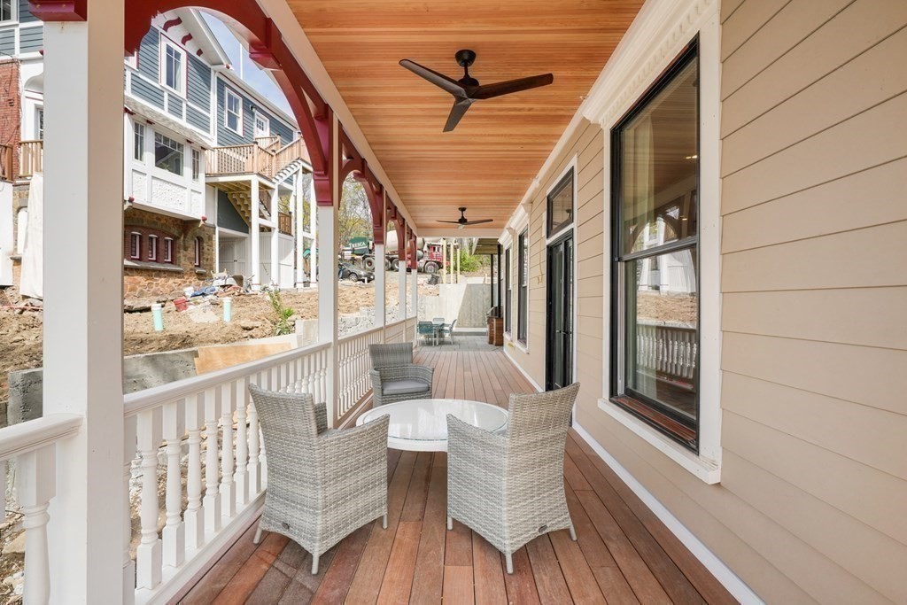 147 Grampian Way Unit: 1