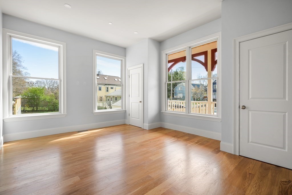 147 Grampian Way Unit: 1