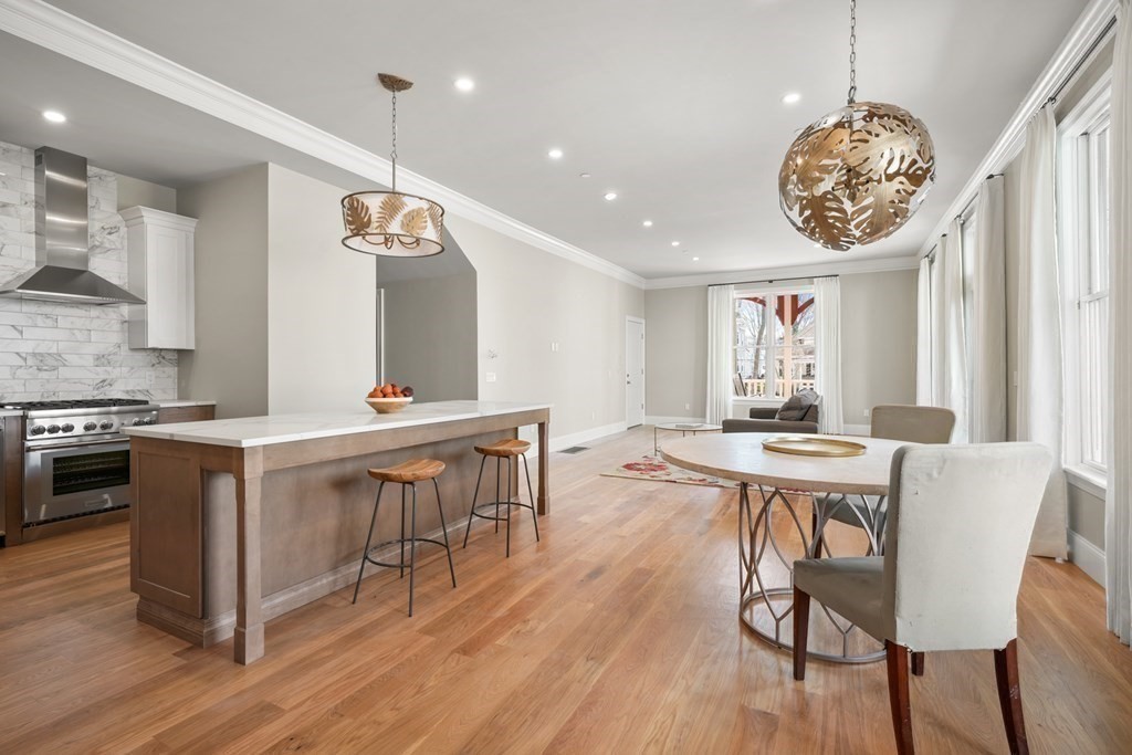 147 Grampian Way Unit: 1