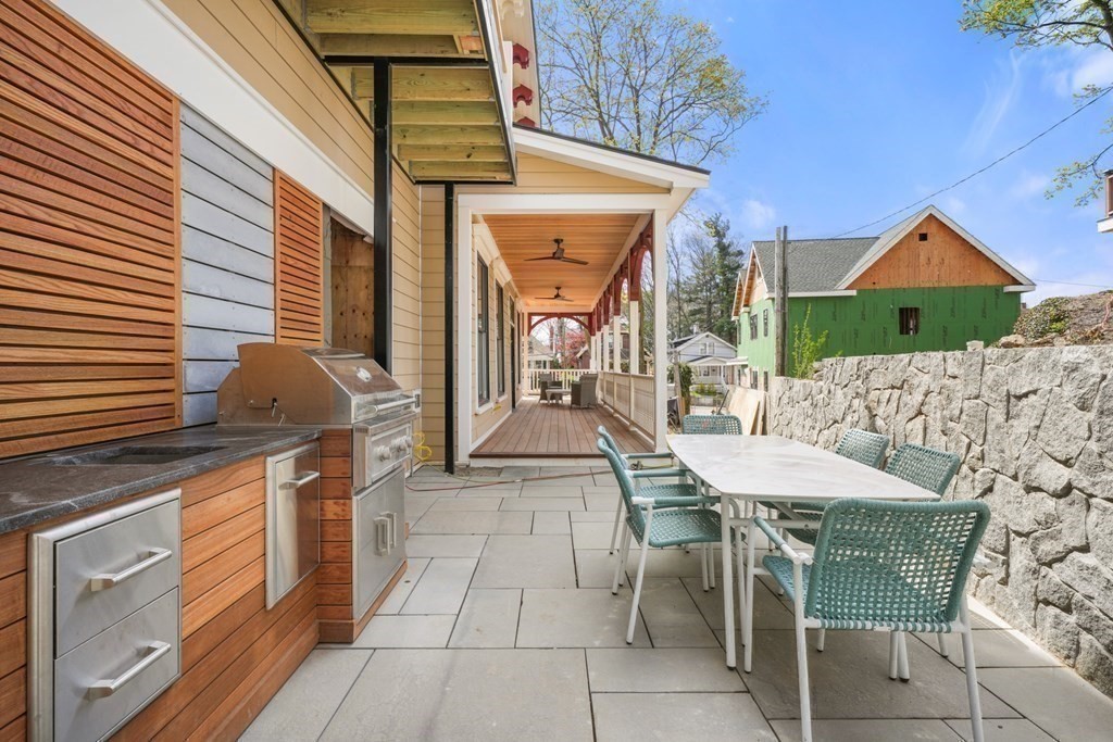 147 Grampian Way Unit: 1