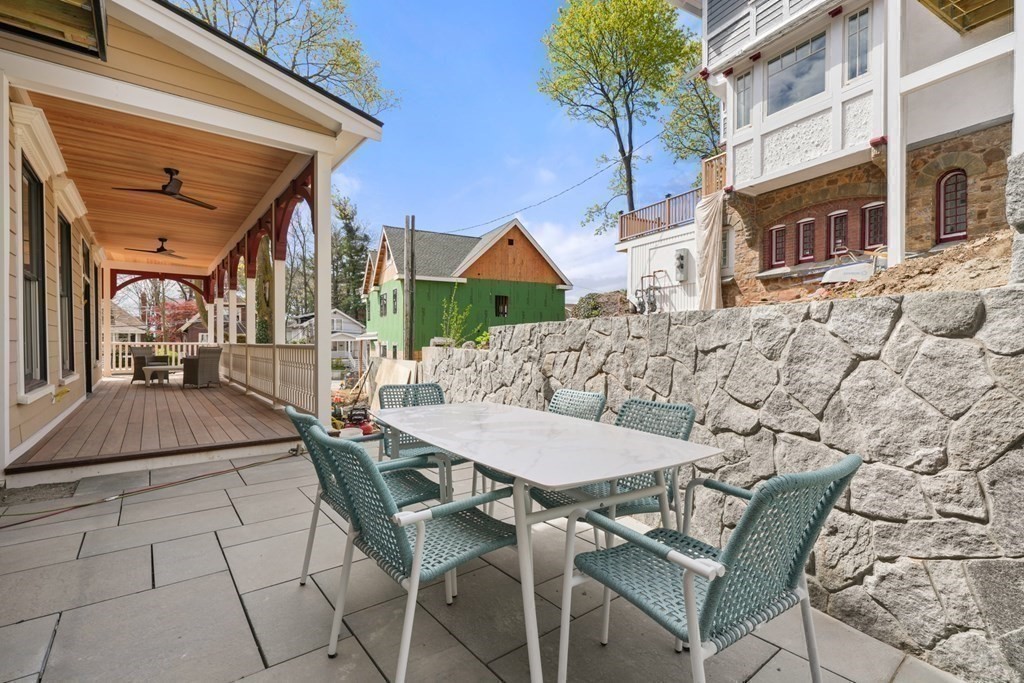 147 Grampian Way Unit: 1