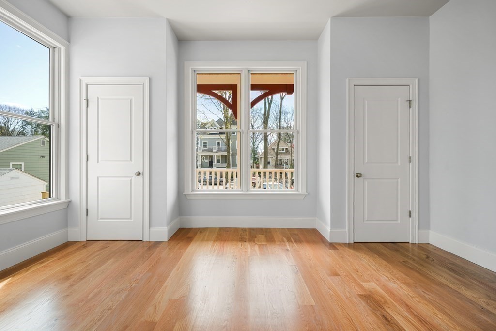 147 Grampian Way Unit: 1