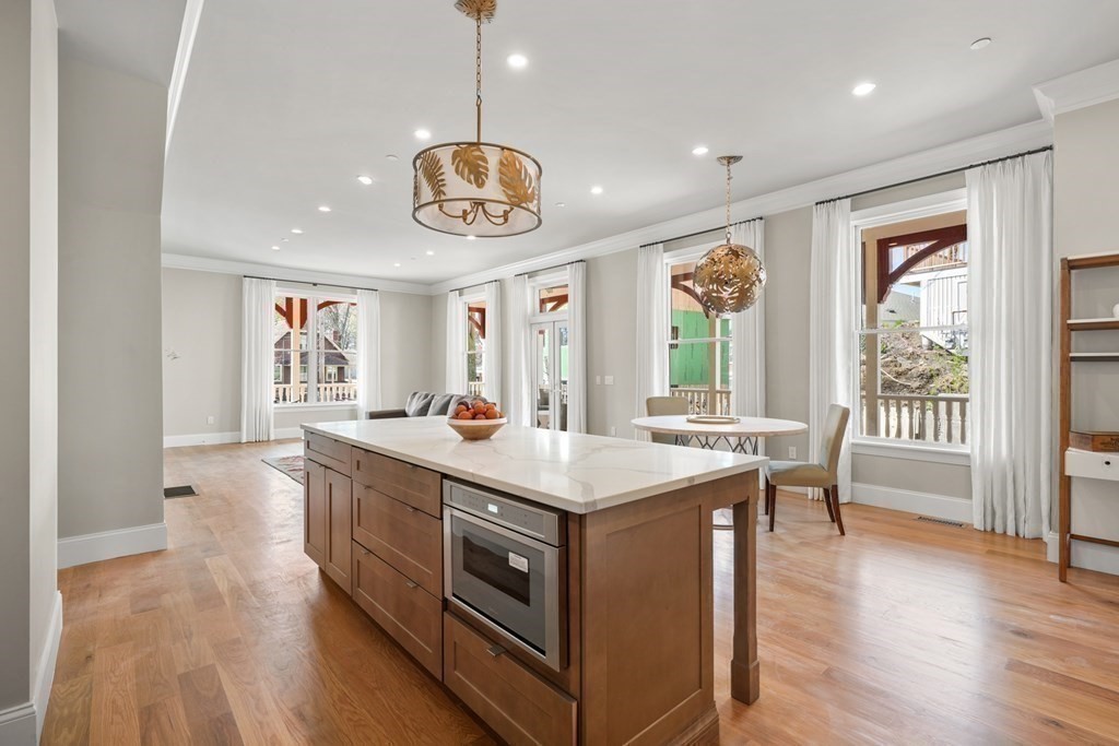 147 Grampian Way Unit: 1