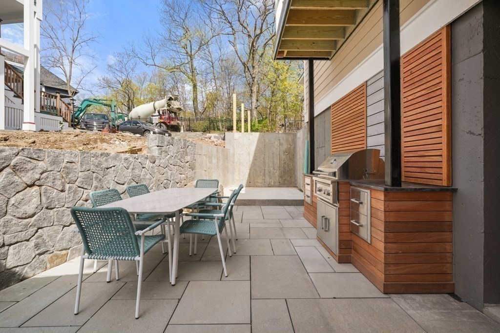 147 Grampian Way Unit: 1