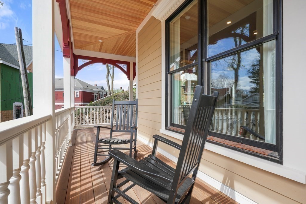 147 Grampian Way Unit: 1