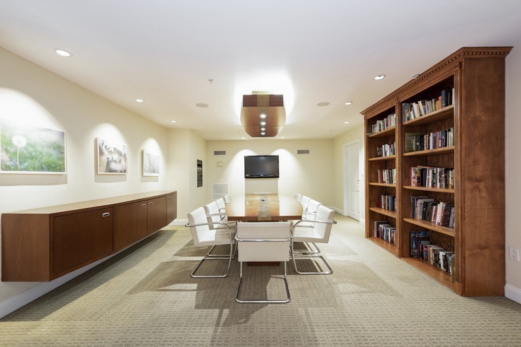 20 Chapel St Unit: B909