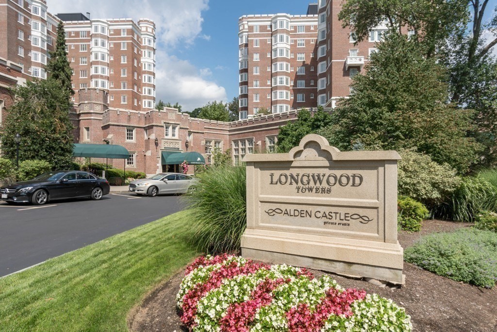 20 Chapel St Unit: B909