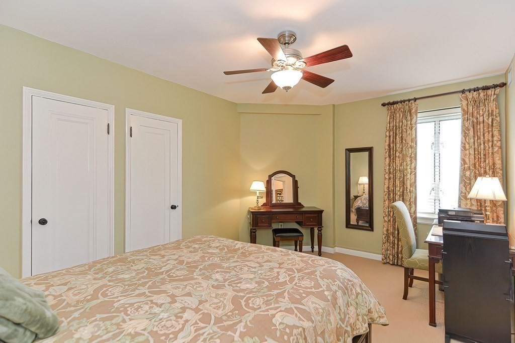 20 Chapel St Unit: B909