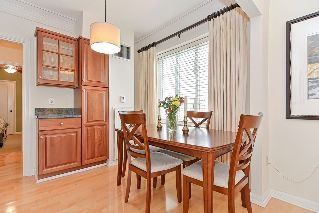 20 Chapel St Unit: B909