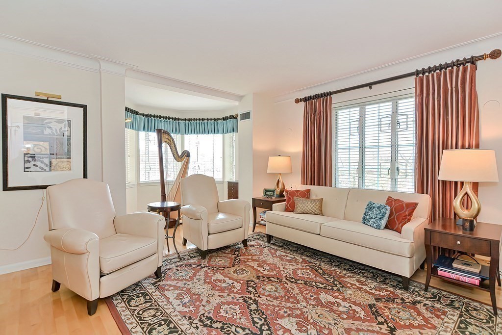 20 Chapel St Unit: B909