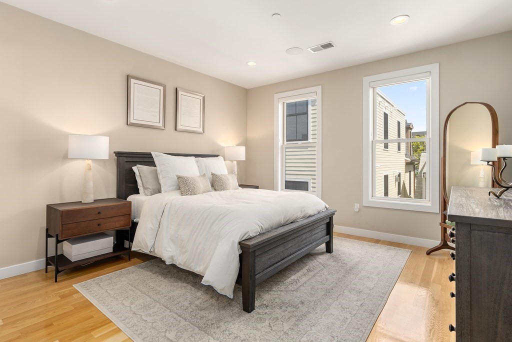 280 Gold St Unit: 4