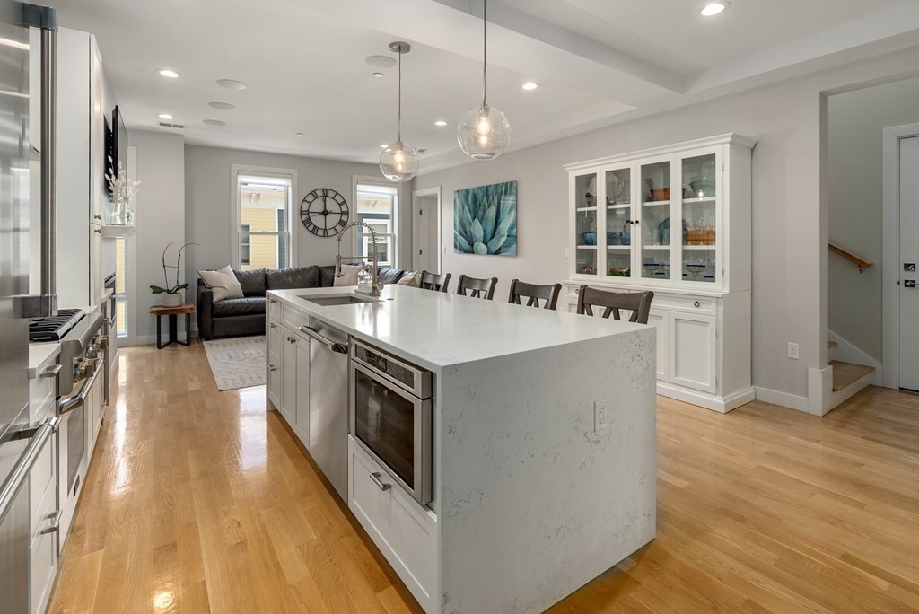 280 Gold St Unit: 4