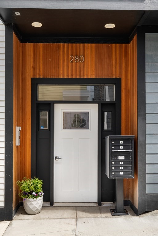 280 Gold St Unit: 4