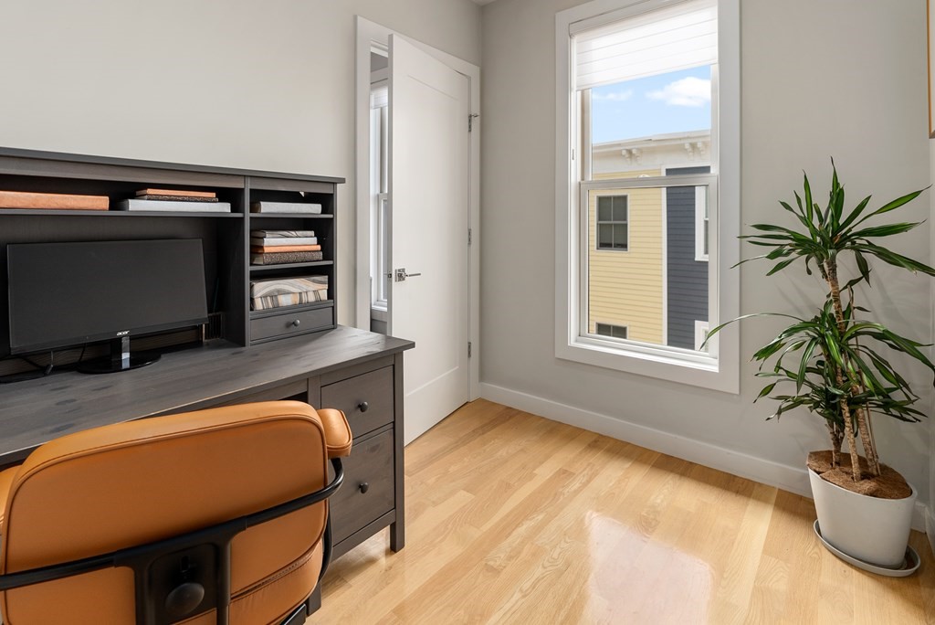 280 Gold St Unit: 4