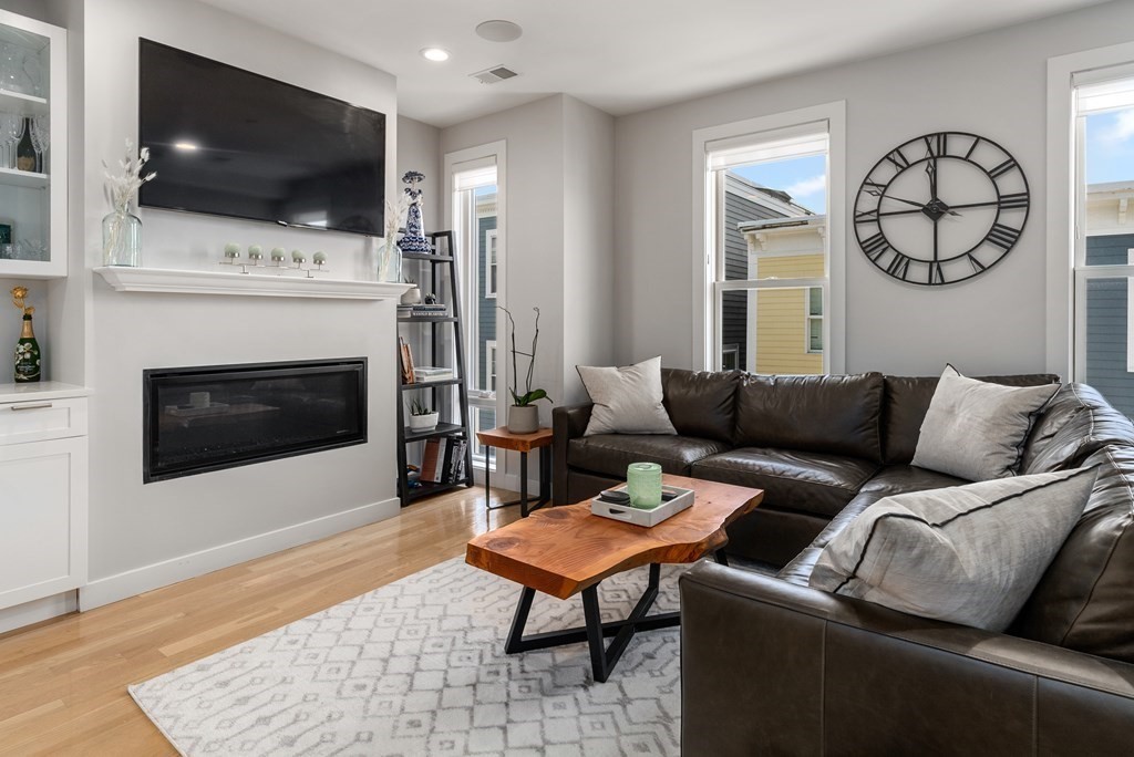 280 Gold St Unit: 4