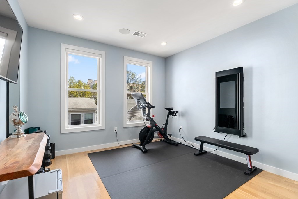 280 Gold St Unit: 4