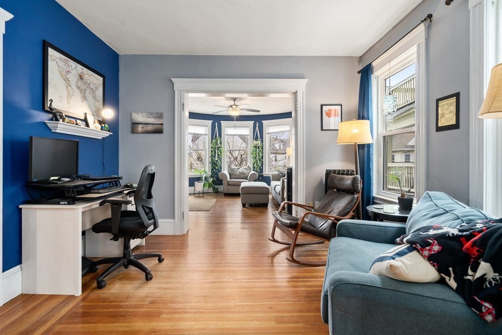 21 Thornley St Unit: 2