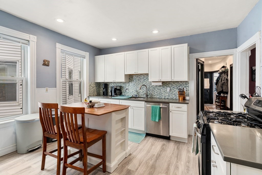 21 Thornley St Unit: 2