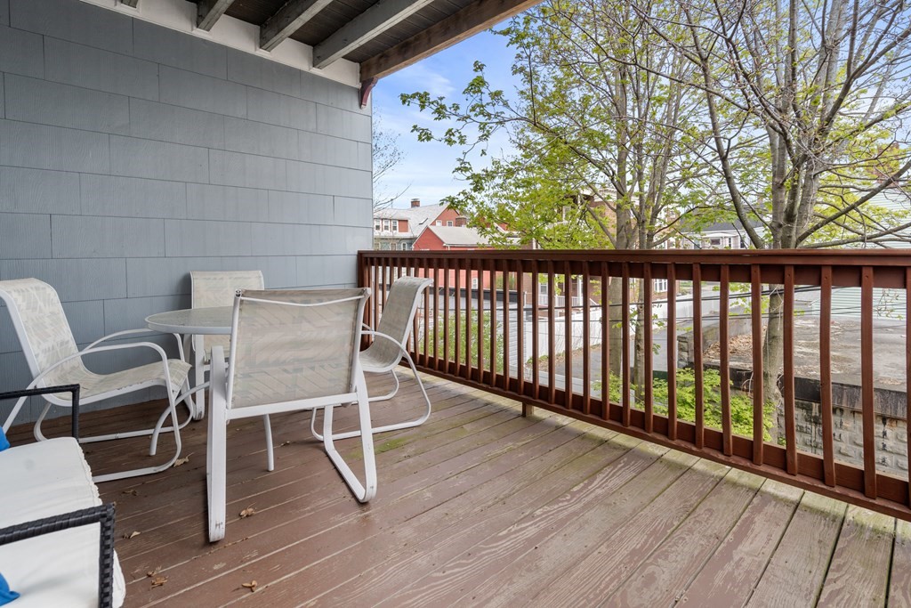 21 Thornley St Unit: 2