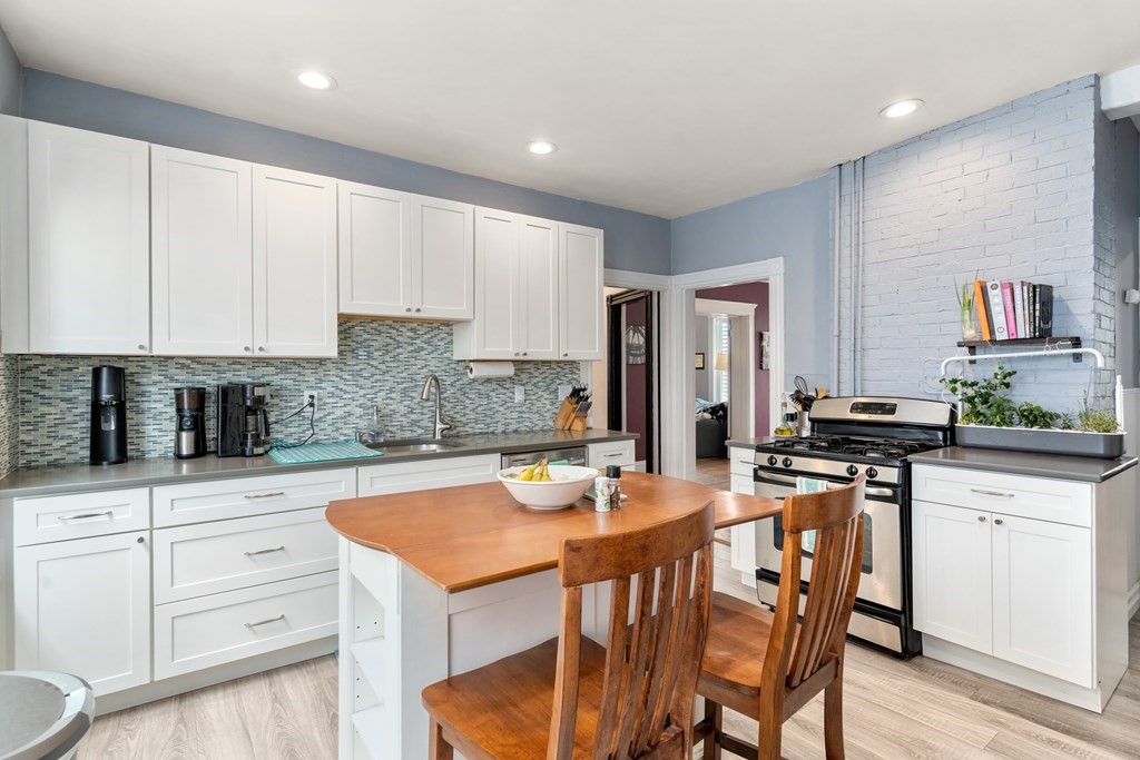 21 Thornley St Unit: 2