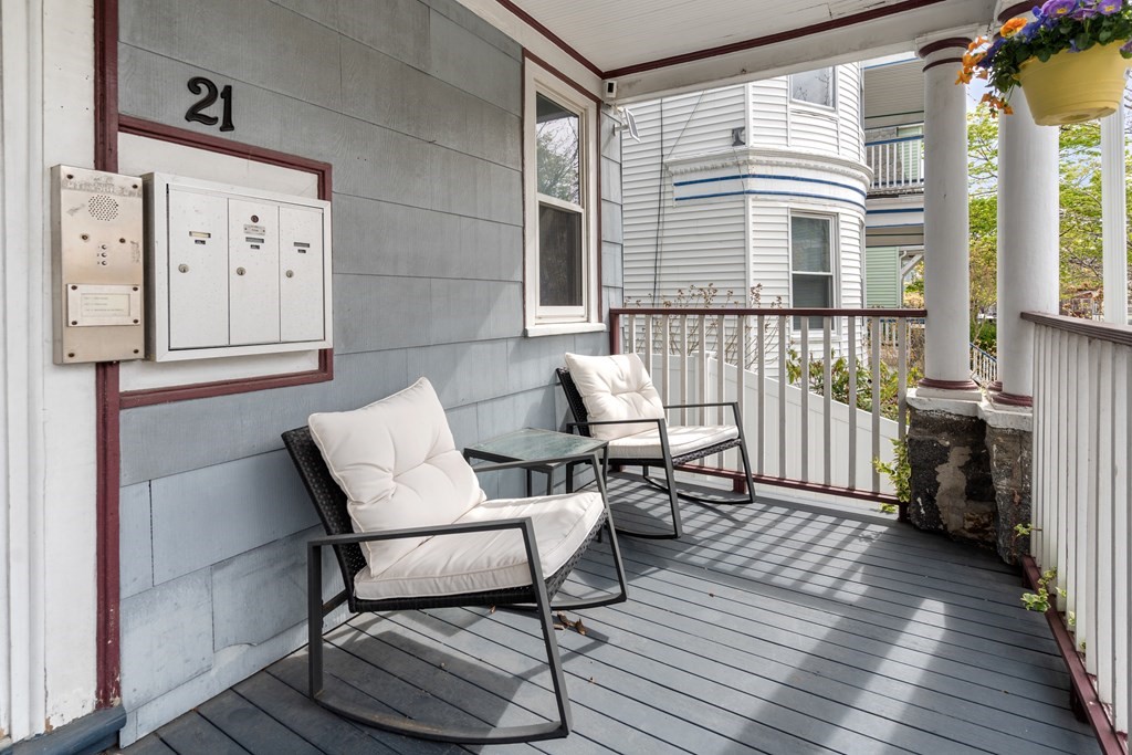 21 Thornley St Unit: 2