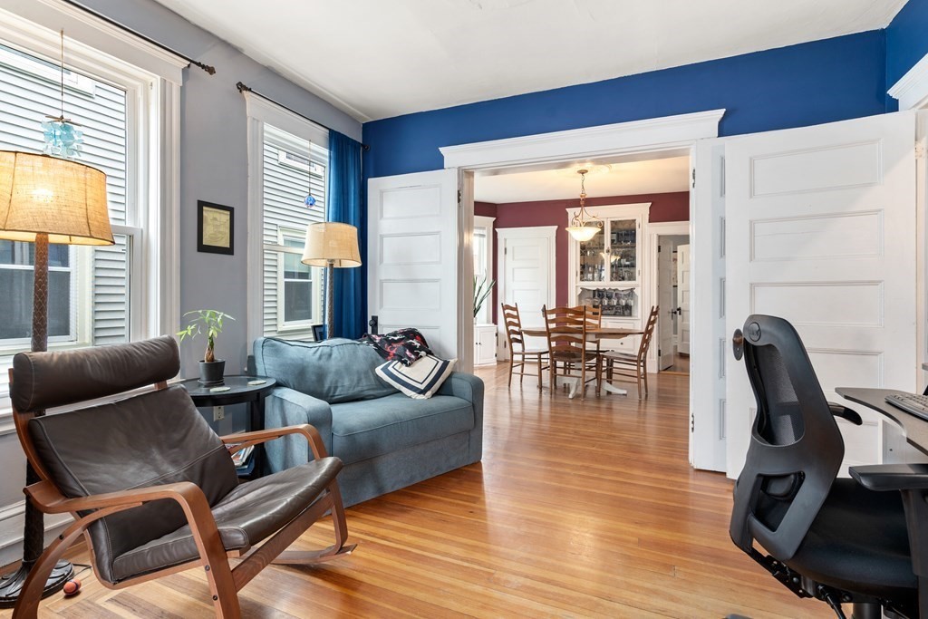 21 Thornley St Unit: 2