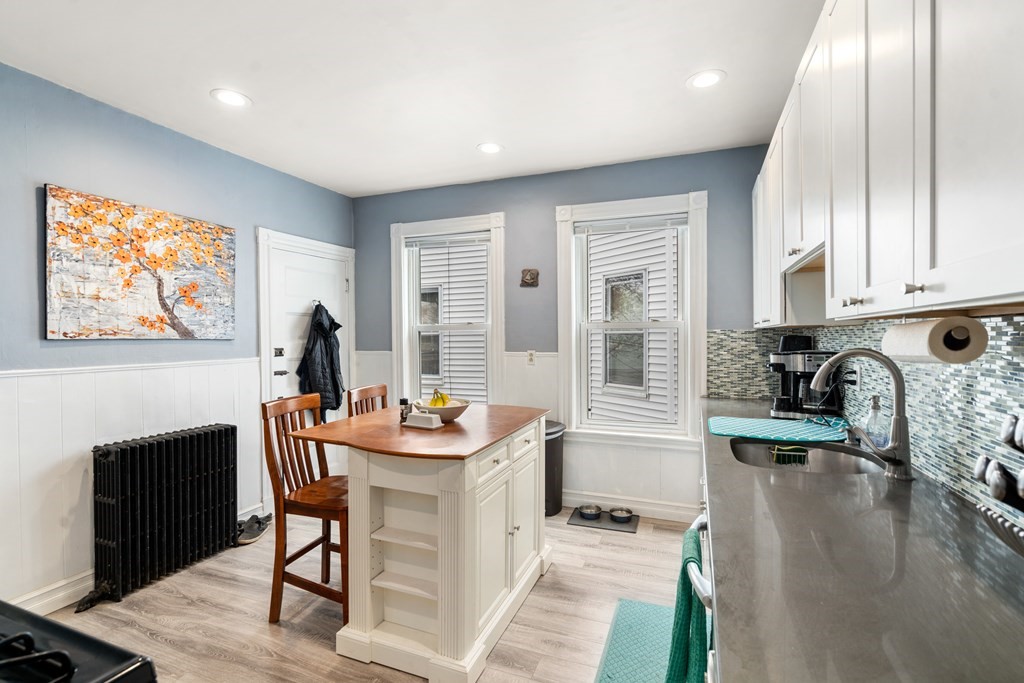 21 Thornley St Unit: 2