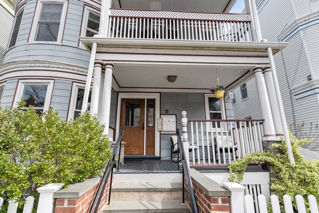 21 Thornley St Unit: 2