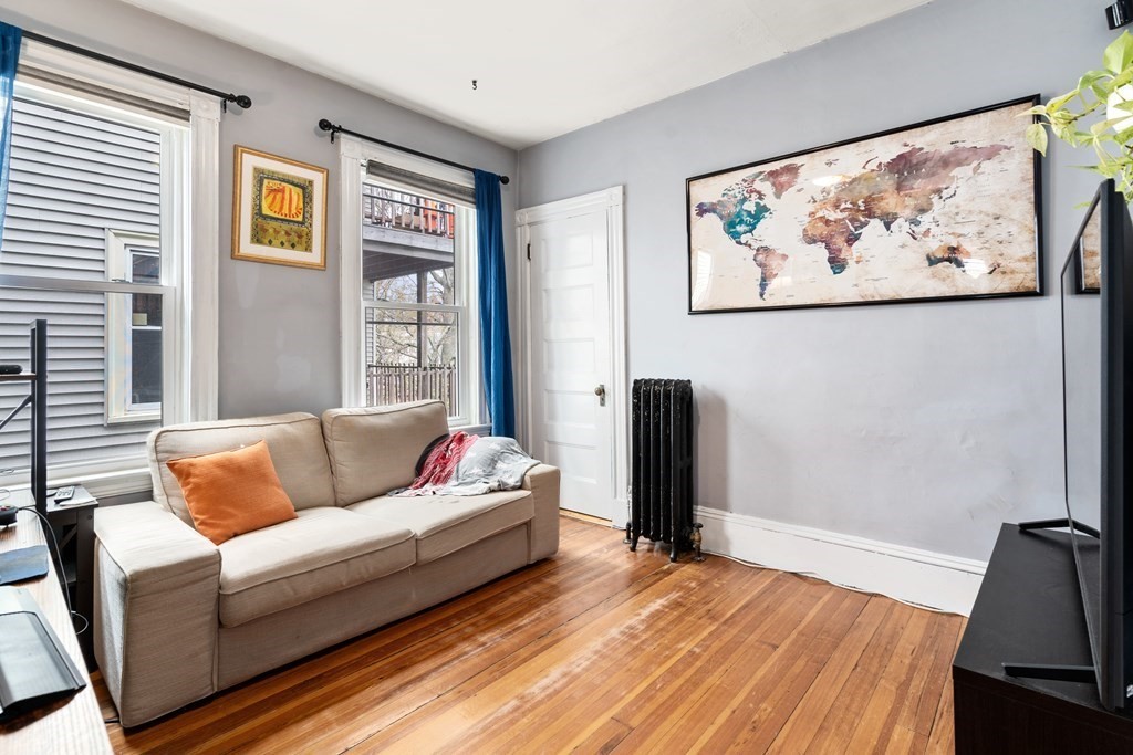 21 Thornley St Unit: 2