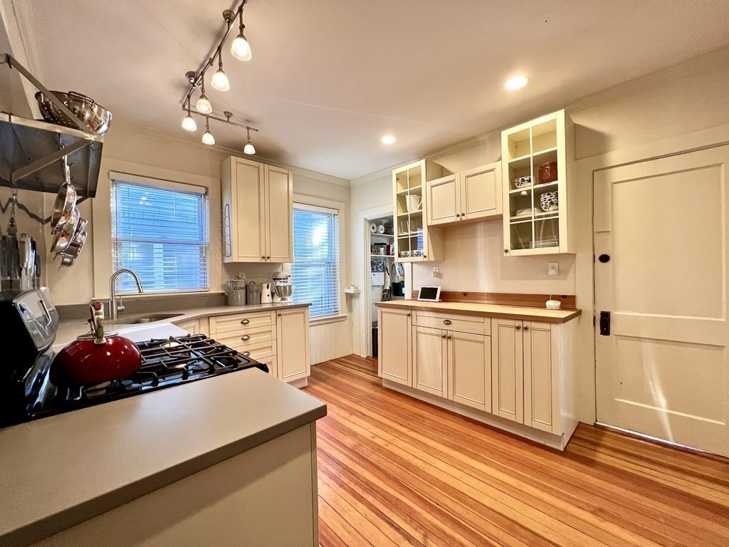 35 Washburn Ave Unit: 2