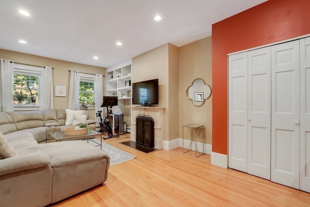 103 Rutherford Ave Unit: 1