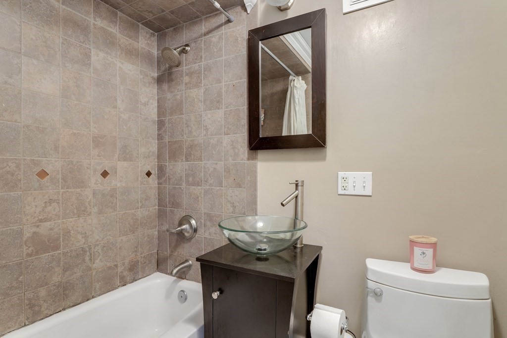 103 Rutherford Ave Unit: 1