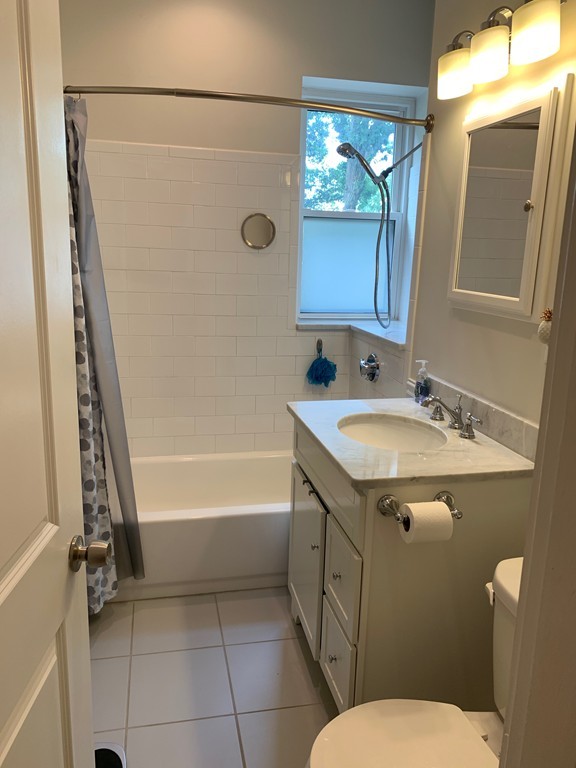 56 Charlesgate E Unit: 138