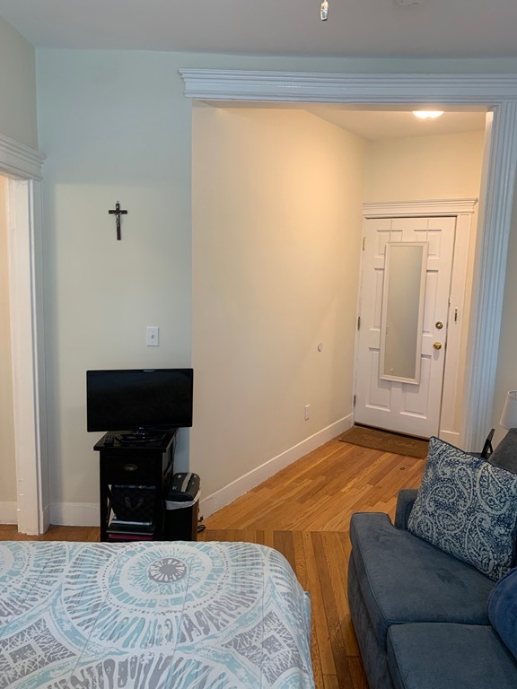 56 Charlesgate E Unit: 138