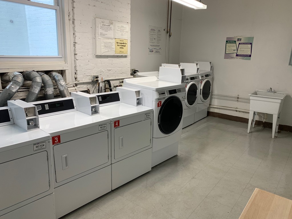 56 Charlesgate E Unit: 138