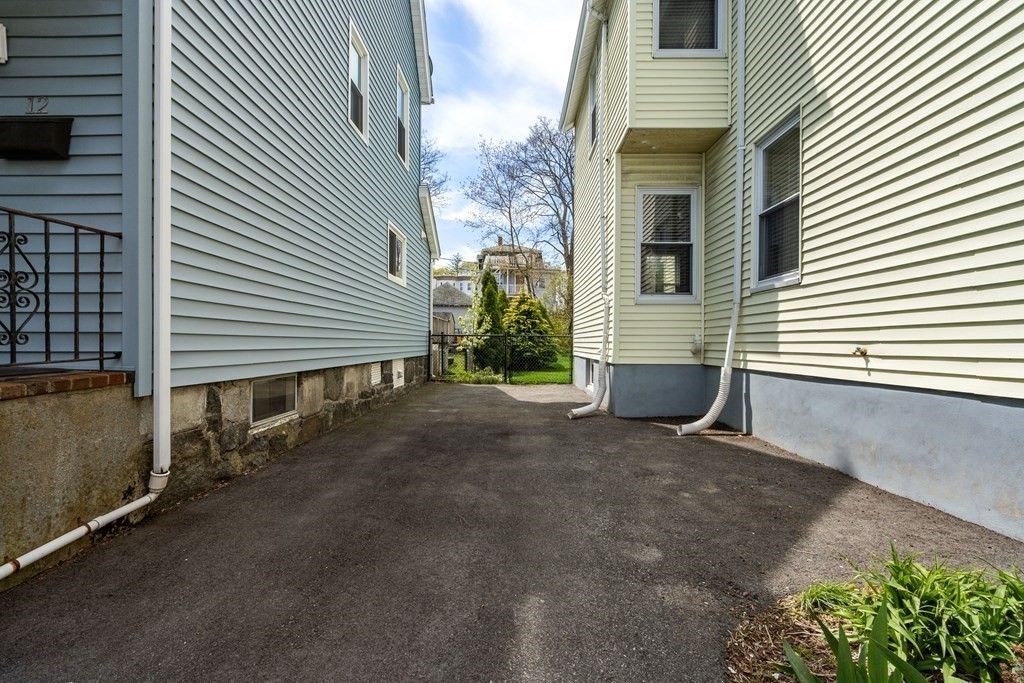 16 Treadway Road