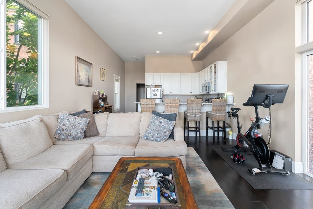 278 Bunker Hill Unit: 2