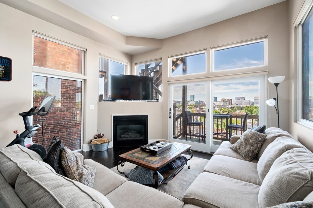 278 Bunker Hill Unit: 2