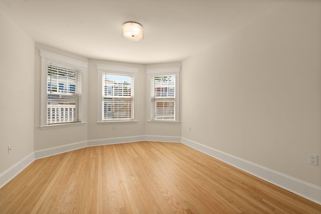 15 Thelma Rd. Unit: 3