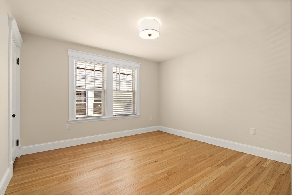 15 Thelma Rd. Unit: 3