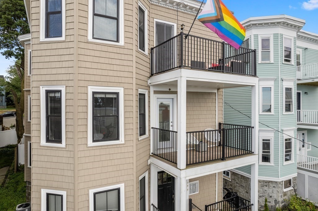 21 Peverell St Unit: 2